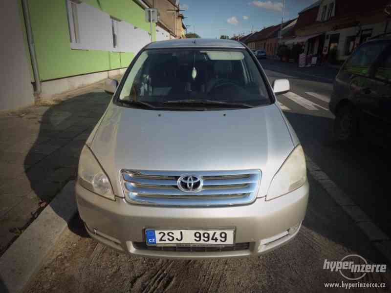 Toyota Avensis Verso - foto 3