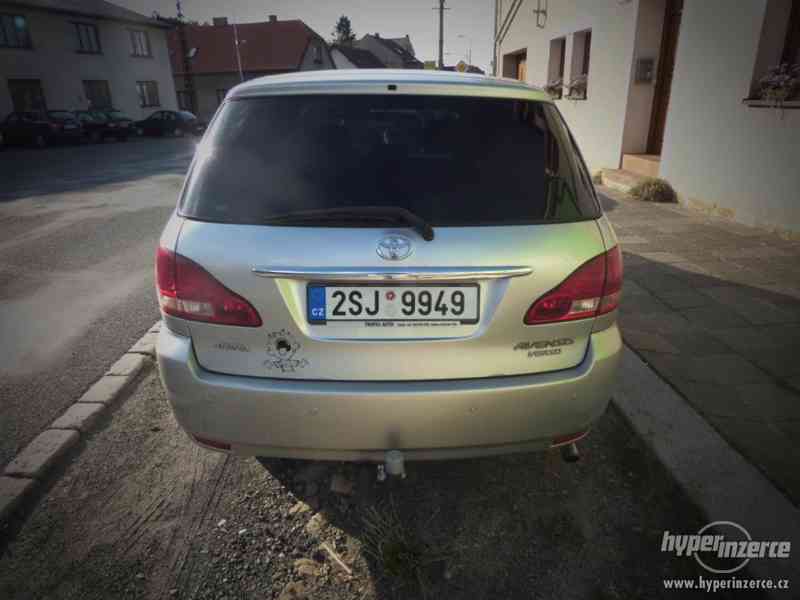 Toyota Avensis Verso - foto 5