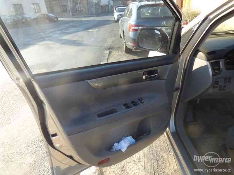 Toyota Avensis Verso - foto 14