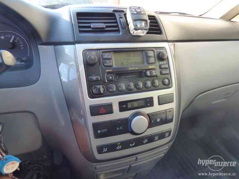Toyota Avensis Verso - foto 18