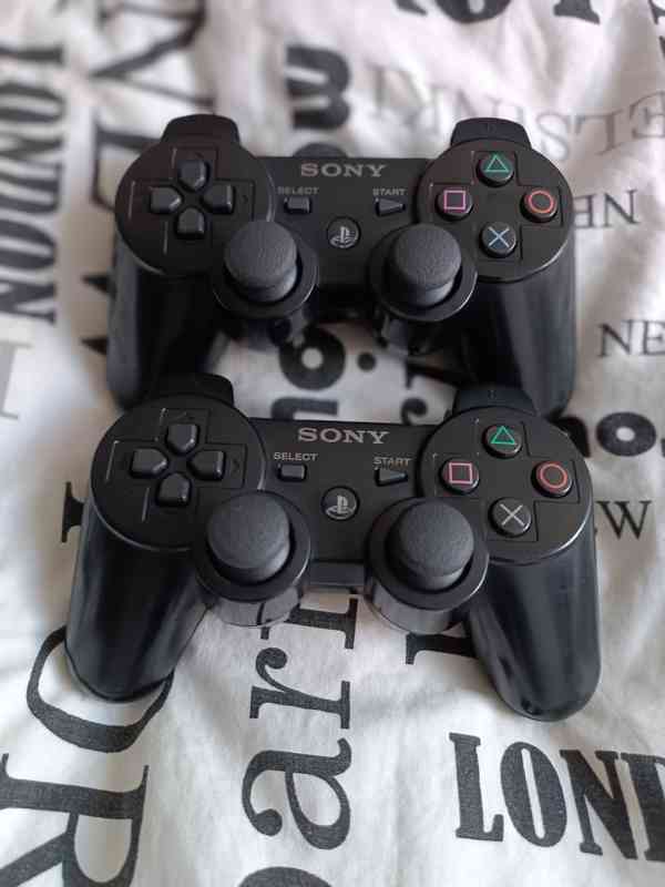 PS3 ovladač.. cena 600kč. Ks. Čti popisek.. - foto 1