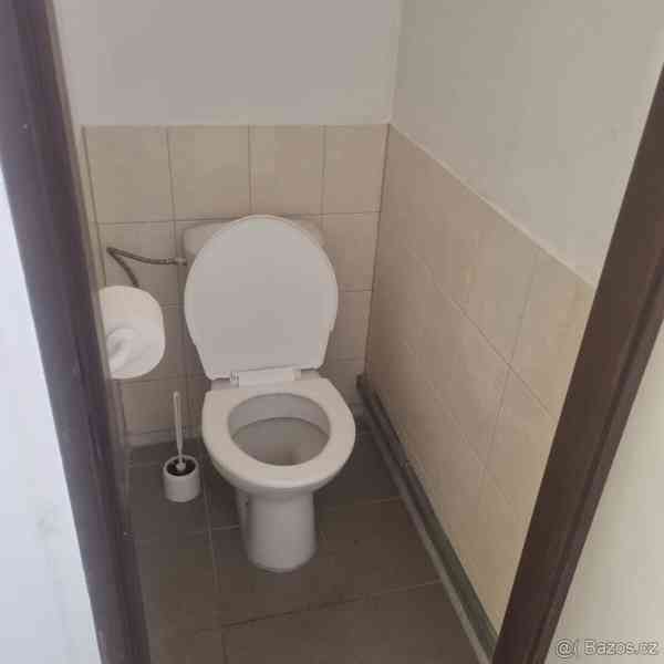 Pronájem nebytových, skladovacích prostor - foto 9
