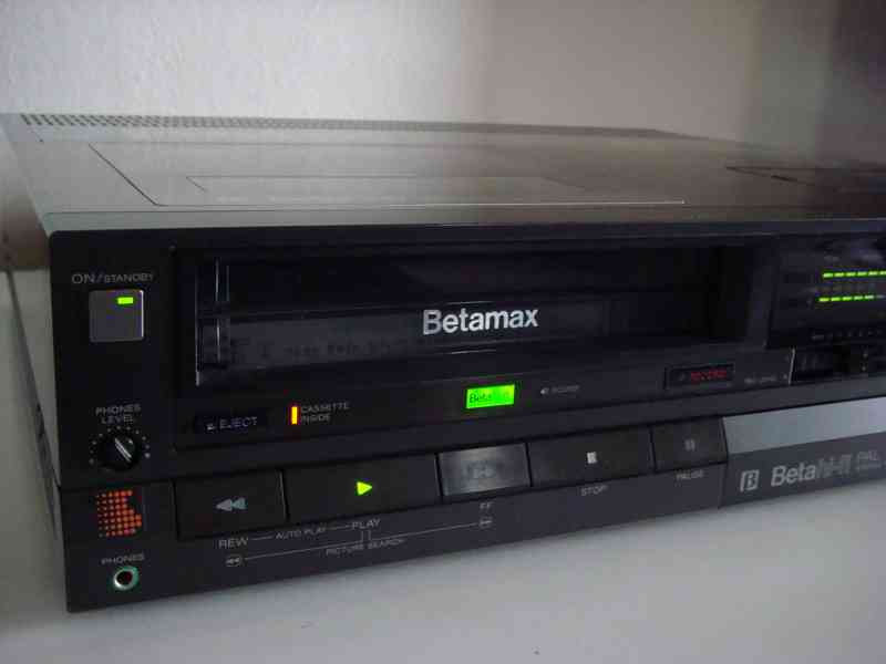KOUPÍM VIDEOREKORDÉRY SONY BETAMAX - I POŠKOZENÉ - NA DÍLY