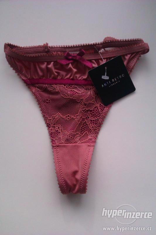 Nové krajkové kalhotky tanga G- string zn. ANTI RETRO - foto 1