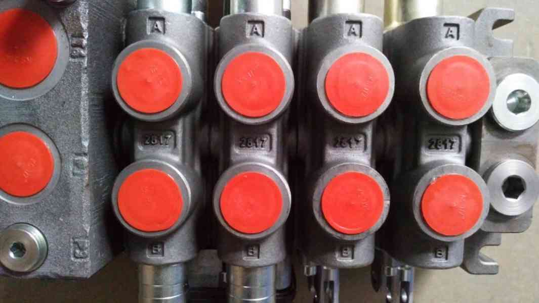 Hydraulický rozvaděč - 4 sekce - foto 4