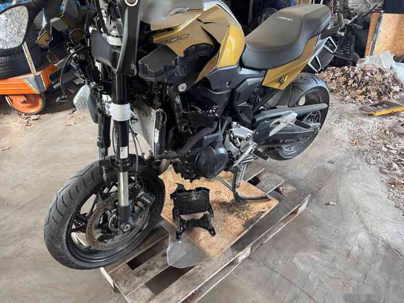 Bmw F900 XR 77KW Čr doklady Rok 6.2021 km 9tis - foto 1