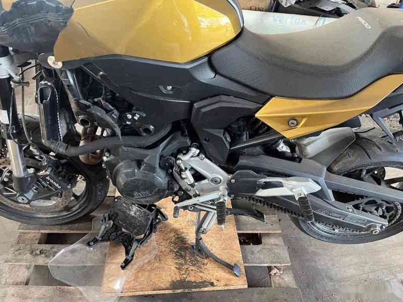 Bmw F900 XR 77KW Čr doklady Rok 6.2021 km 9tis - foto 2