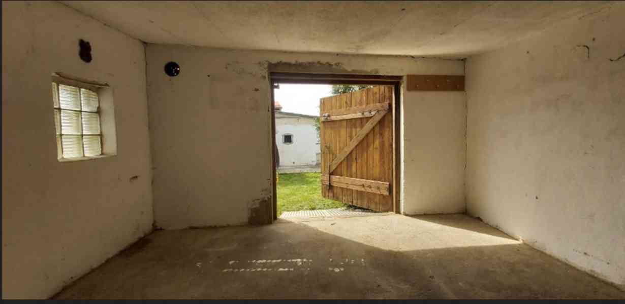 Pronájem zděné stavby a oplocené části zahrady – ROKYCANY - foto 2