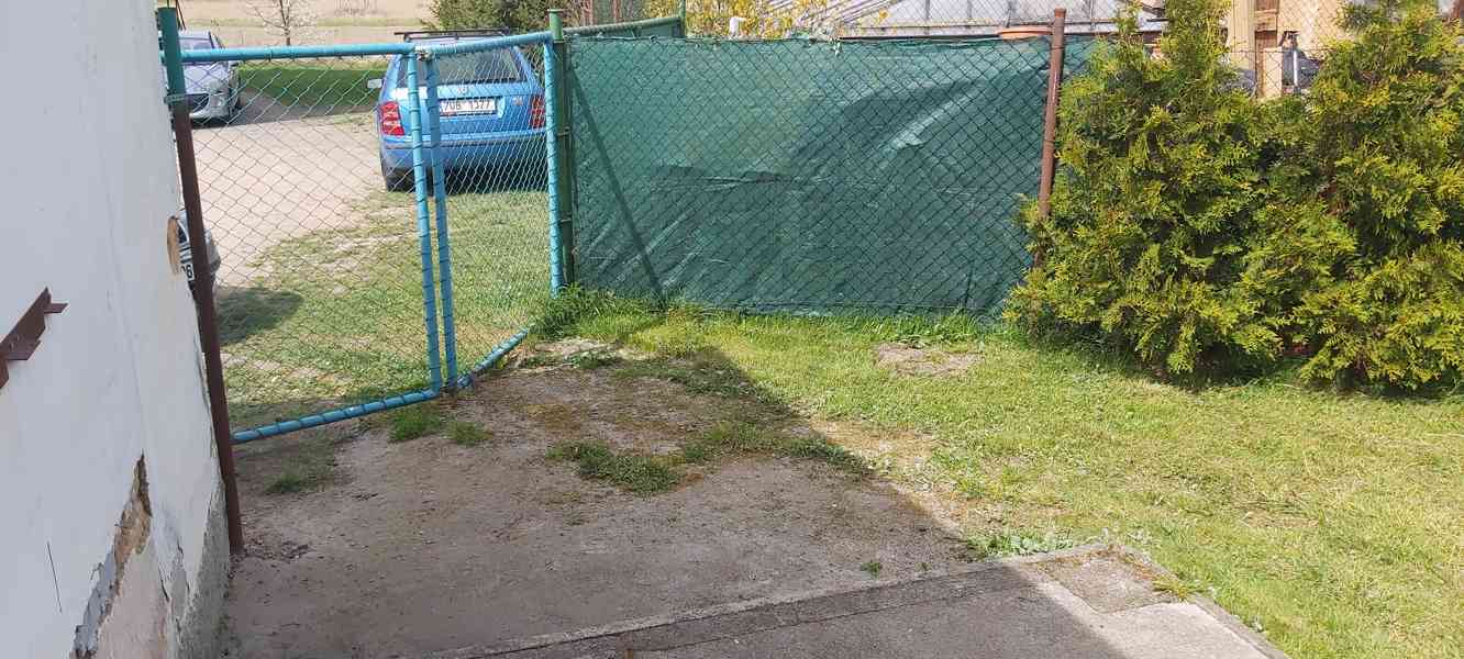 Pronájem zděné stavby a oplocené části zahrady – ROKYCANY - foto 5