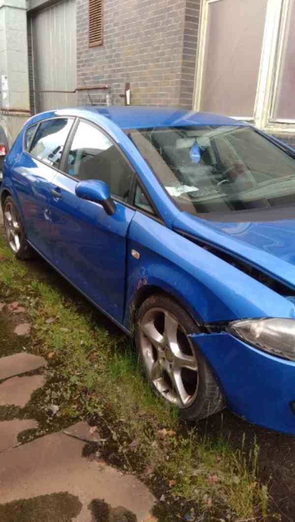 Seat Leon bouraný - foto 6