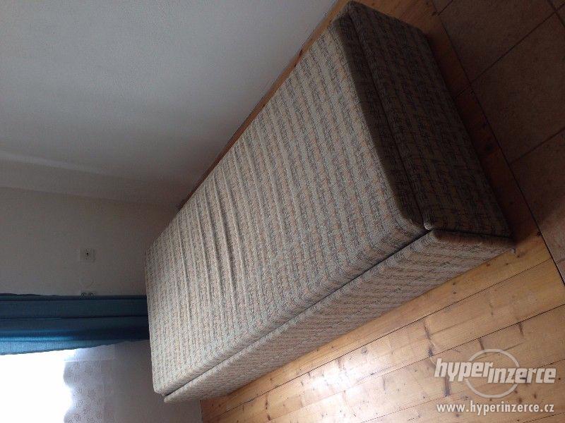 Rozkládací postel pro dva s úložným prostorem - foto 4