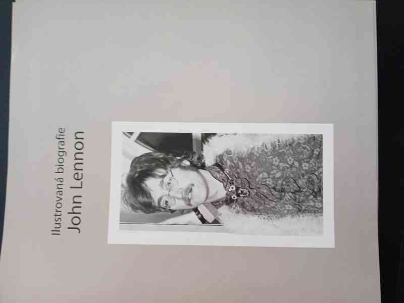 Kniha - JOHN LENNON - ilustrovaná biografie - foto 2