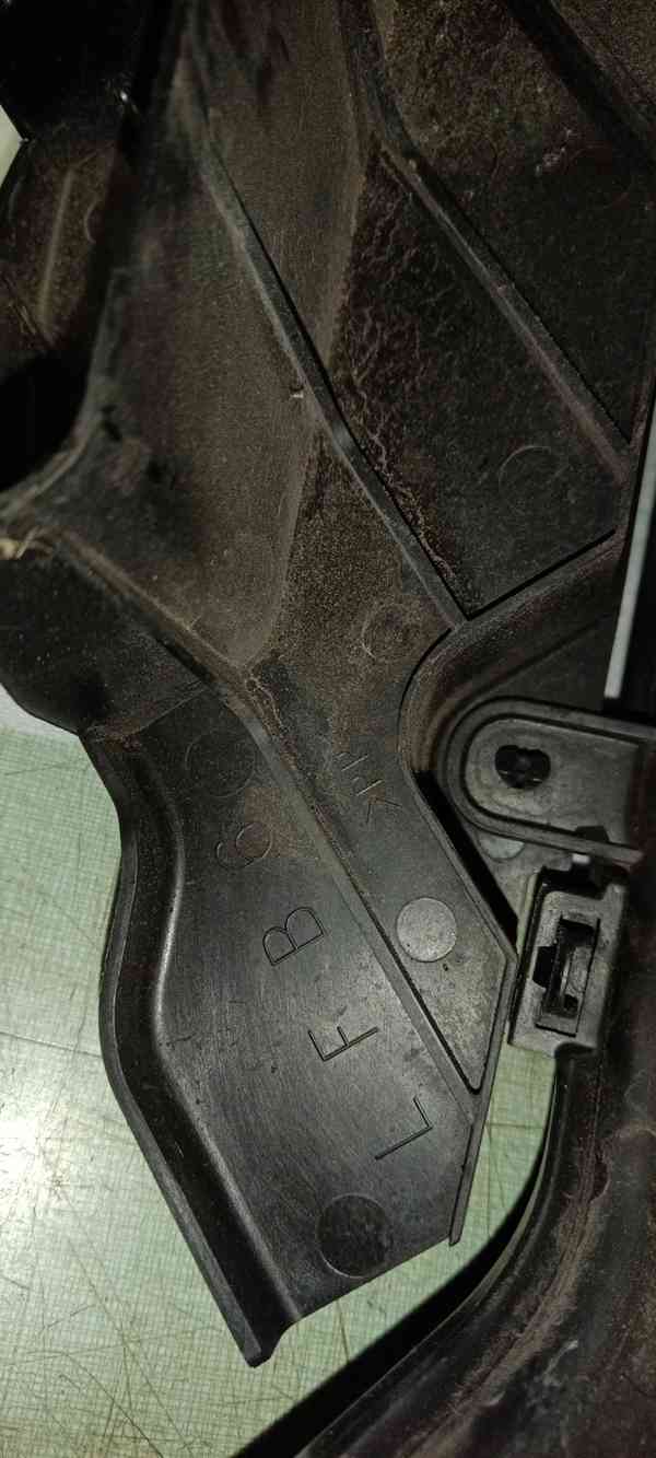 kryt sání Mazda 5 - foto 2