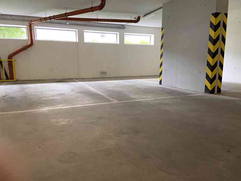 PRODEJ GARÁŽOVÉHO STÁNÍ  NA ULICI ŘÍČANSKÁ, BRNO-BYSTRC - foto 11