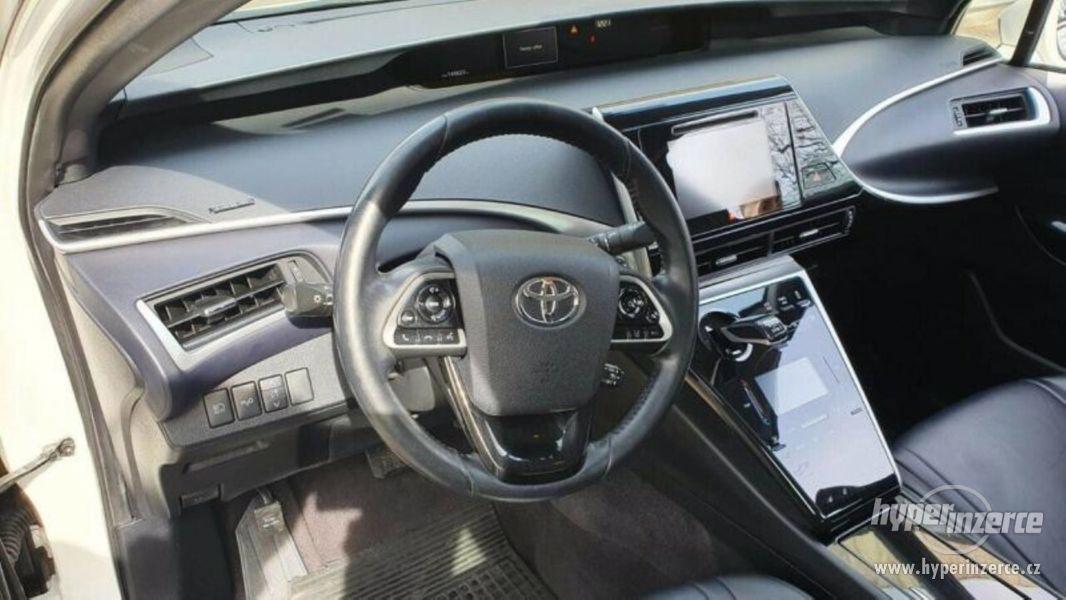 Toyota Mirai FuelCell FCV vodík 114kw - foto 3