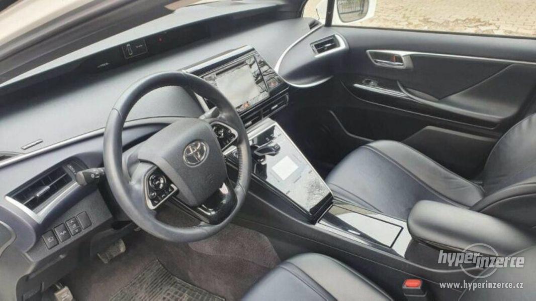 Toyota Mirai FuelCell FCV vodík 114kw - foto 8