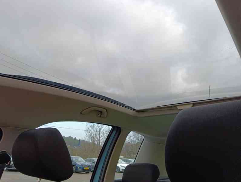 Škoda Roomster 1.6 TDi Tažné/1MAJ/Panorama - foto 27