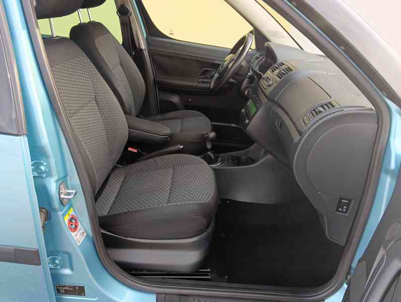 Škoda Roomster 1.6 TDi Tažné/1MAJ/Panorama - foto 17