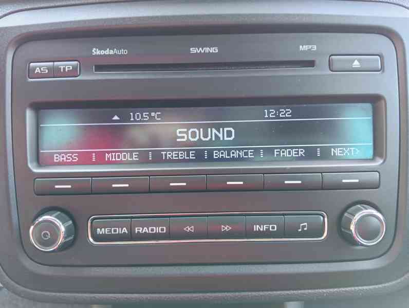 Škoda Roomster 1.6 TDi Tažné/1MAJ/Panorama - foto 24