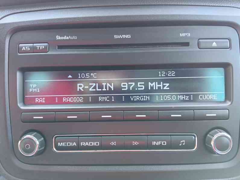 Škoda Roomster 1.6 TDi Tažné/1MAJ/Panorama - foto 22