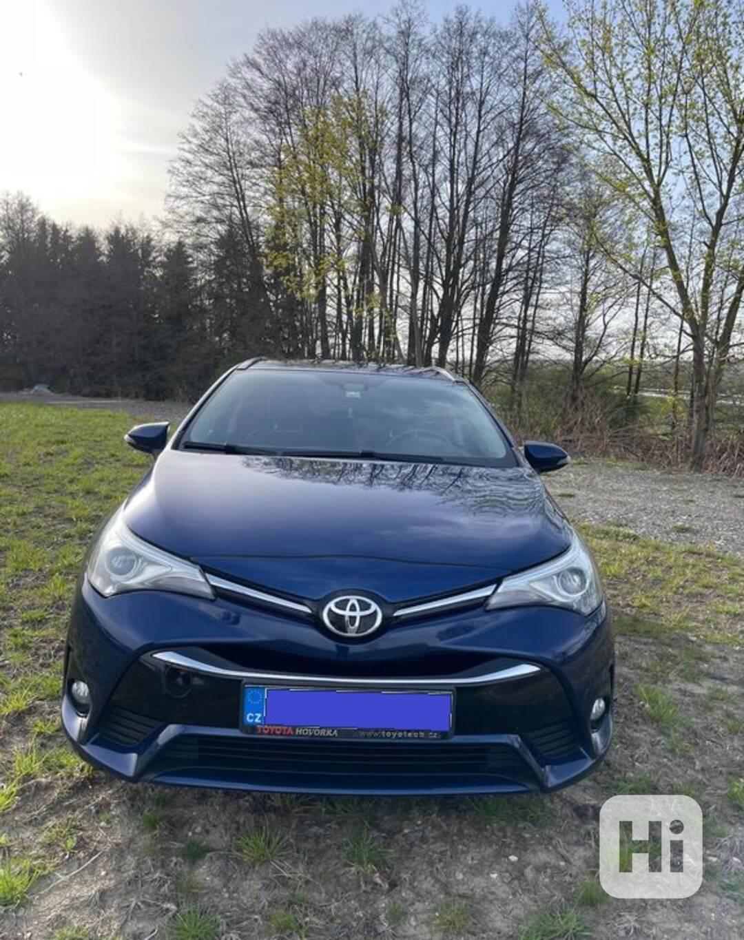 Toyota Avensis - foto 1