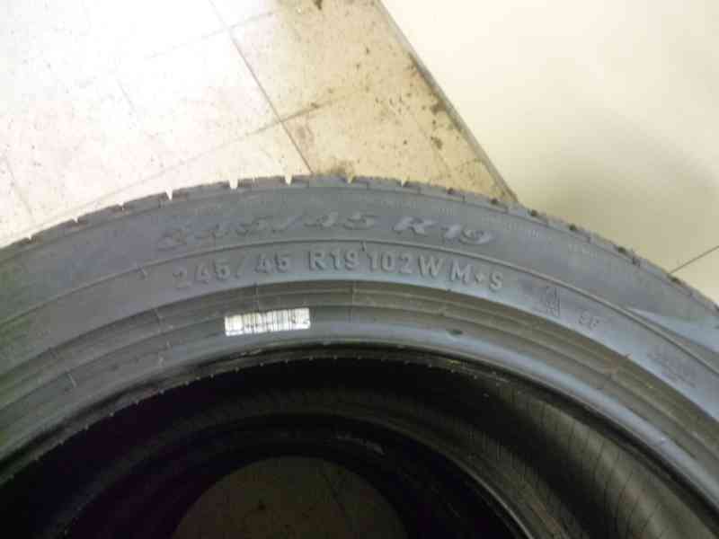 celoroční pneu PIRELLI 245-45-19 - foto 4