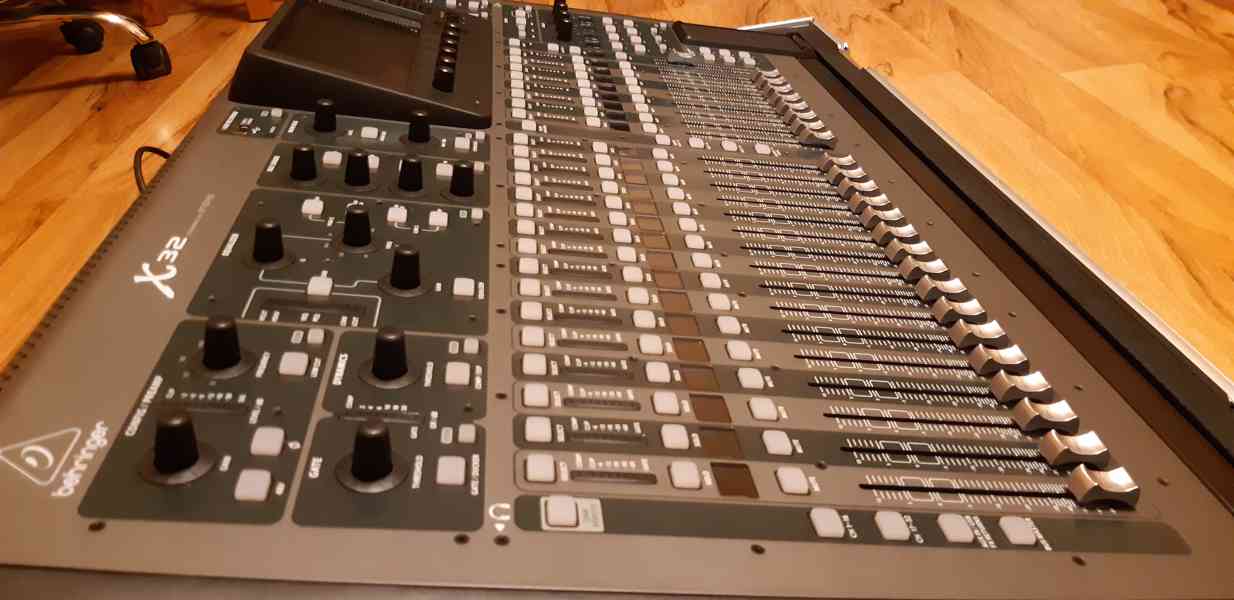 Behringer X32 - foto 5