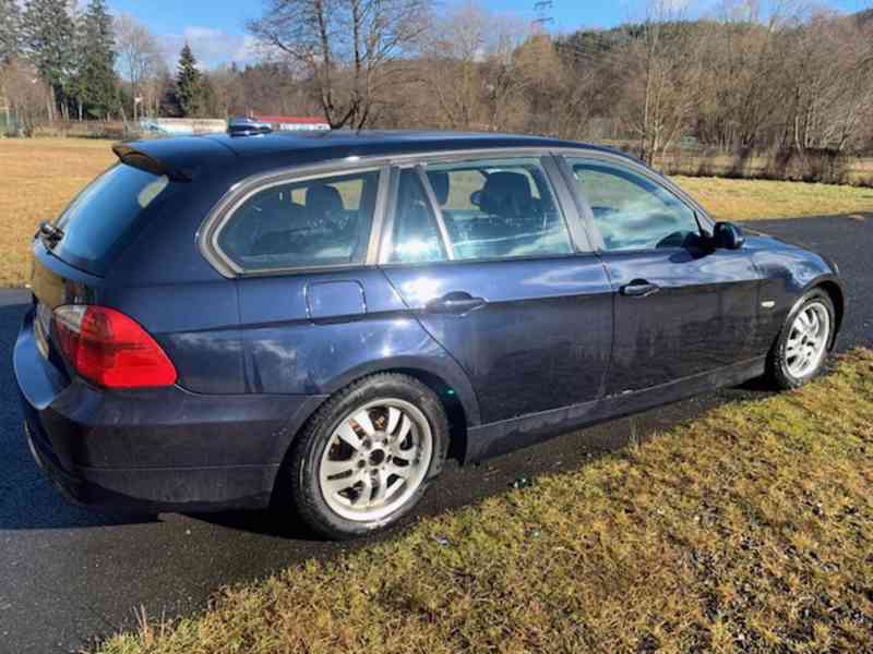 Prodám BMW 320i touring, VR71, r.v.2006, 196998TKM, 1. majit - foto 4