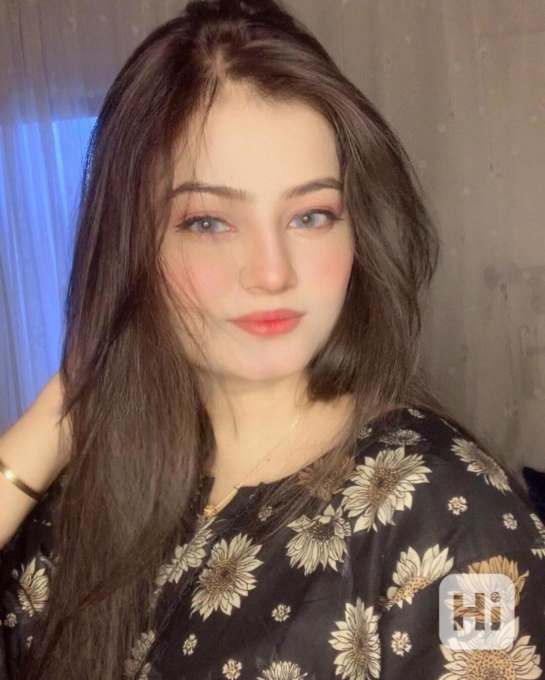 Call Girls in Johar Town 03280833300 VIP Escorts - foto 1