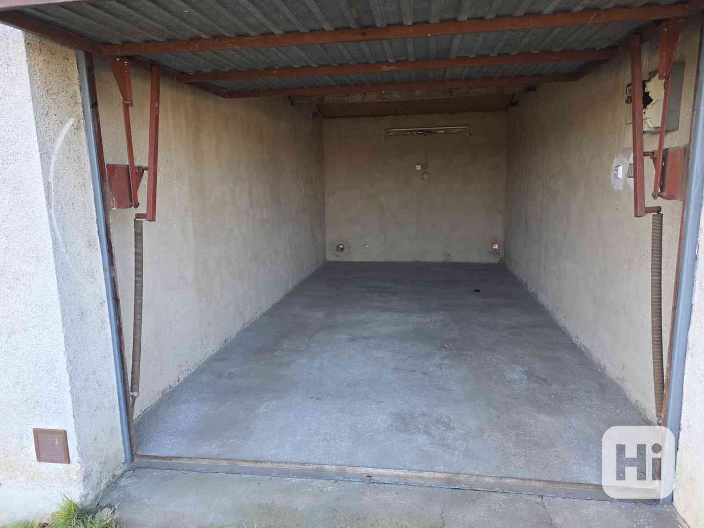 Pronájem garáže - foto 1