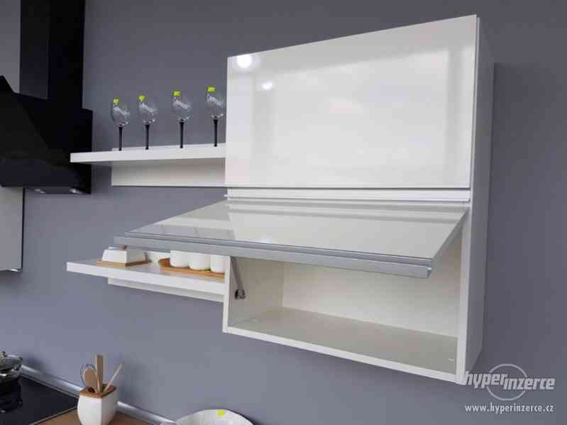Elegantní moderní kuchyňská linka na MÍRU - foto 4