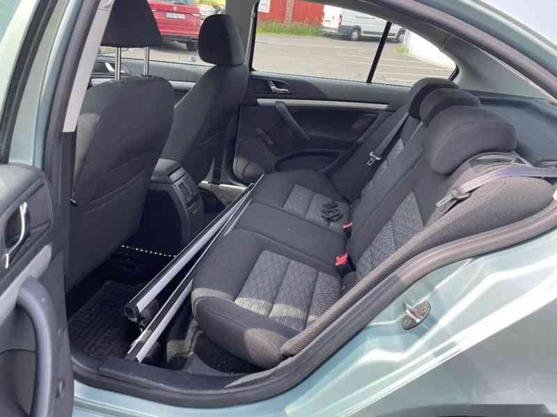 Škoda Octavia, 1,6 TDi 77kW, SERVISKA - foto 18