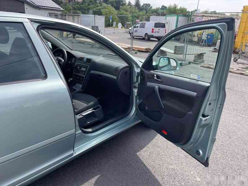 Škoda Octavia, 1,6 TDi 77kW, SERVISKA - foto 15