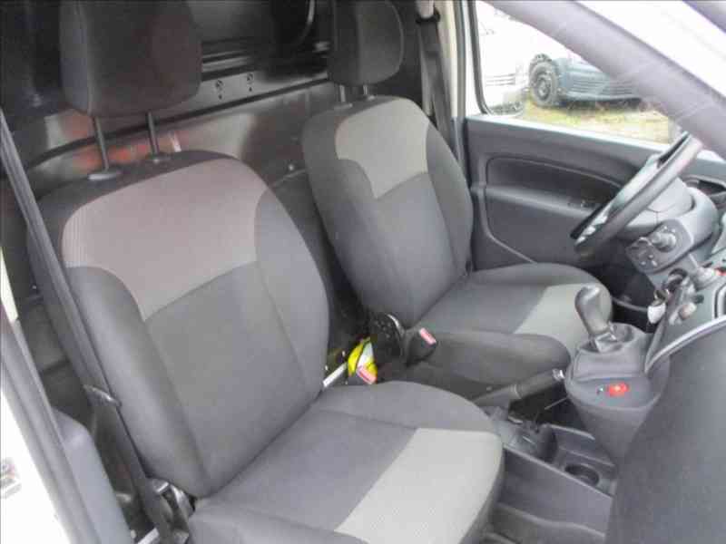 Renault Kangoo 1,5 dCi KLIMA,TAŽNE ZAŘÍZENÍ-DPH - foto 8