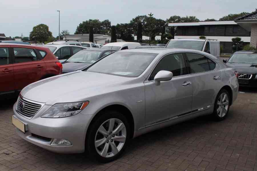 Lexus LS 600h L hybrid 327kw - foto 1