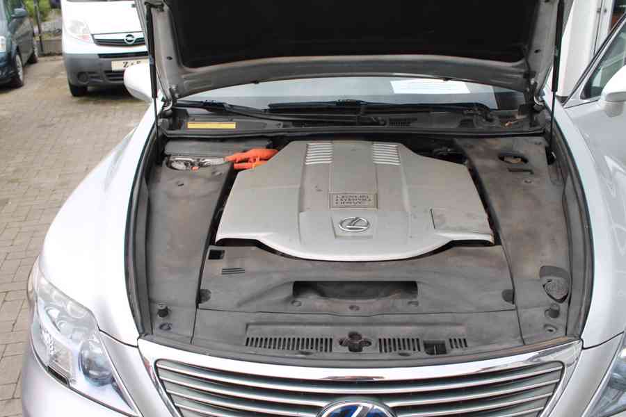 Lexus LS 600h L hybrid 327kw - foto 11