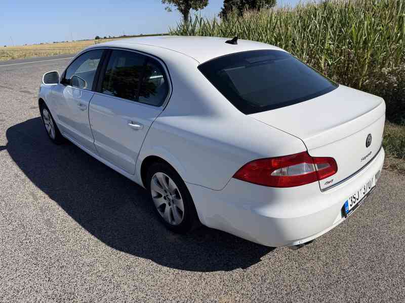 Škoda Superb - foto 7
