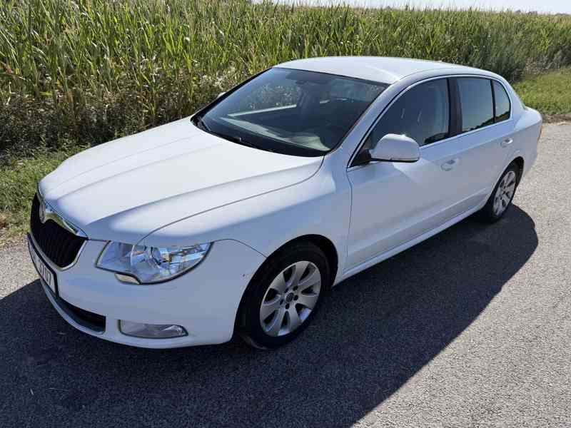 Škoda Superb - foto 2