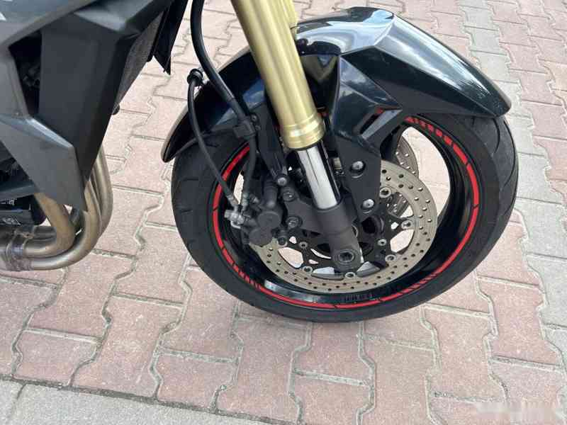 Suzuki GSR 750 2011 - foto 10