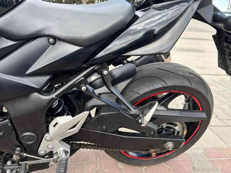 Suzuki GSR 750 2011 - foto 13