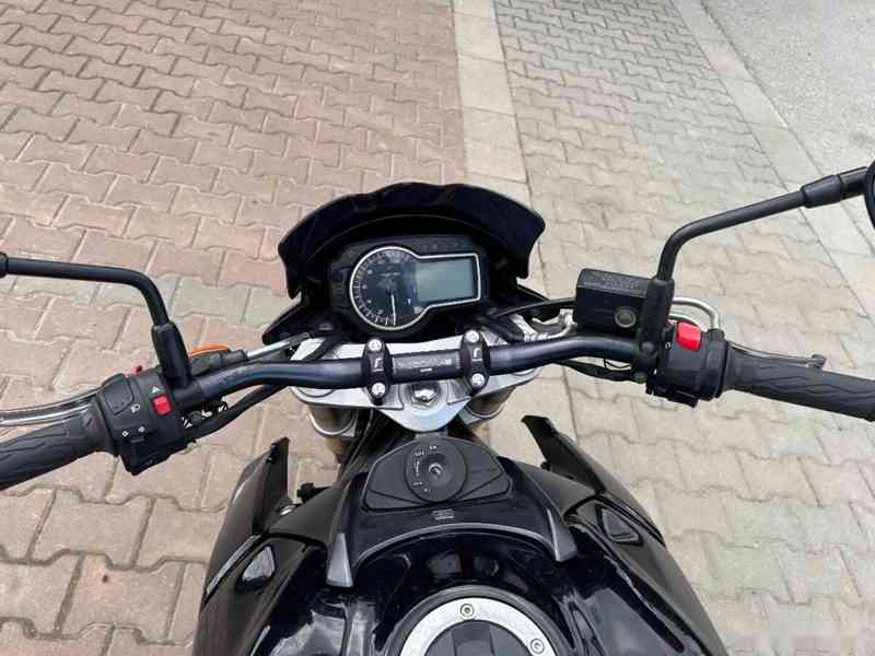 Suzuki GSR 750 2011 - foto 15