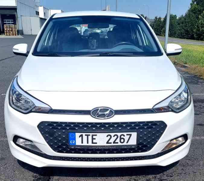 HYUNDAI I20 1.2i, 2016, 89 000 km, prvomajitel, 55,2 kW - foto 2