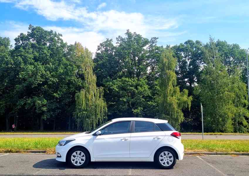 HYUNDAI I20 1.2i, 2016, 89 000 km, prvomajitel, 55,2 kW - foto 12