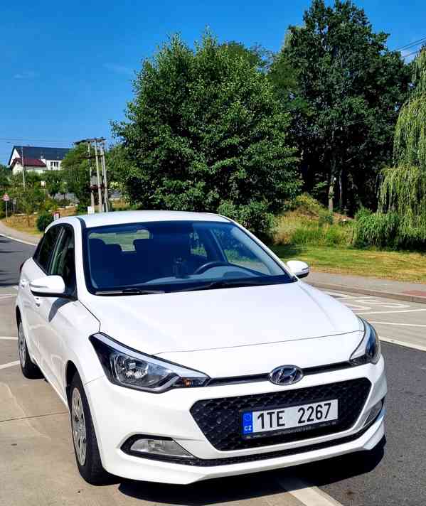 HYUNDAI I20 1.2i, 2016, 89 000 km, prvomajitel, 55,2 kW - foto 9