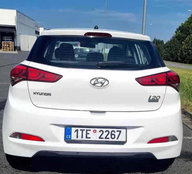 HYUNDAI I20 1.2i, 2016, 89 000 km, prvomajitel, 55,2 kW - foto 5