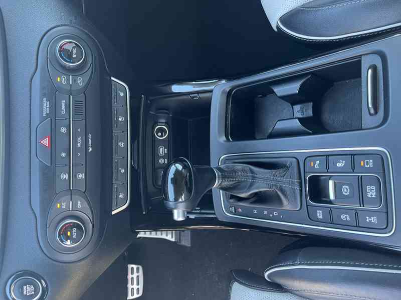 KIA Sorento 2.2 CRDi premium, r.v. 2017 - foto 9