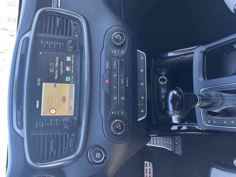 KIA Sorento 2.2 CRDi premium, r.v. 2017 - foto 11