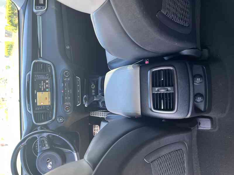 KIA Sorento 2.2 CRDi premium, r.v. 2017 - foto 13