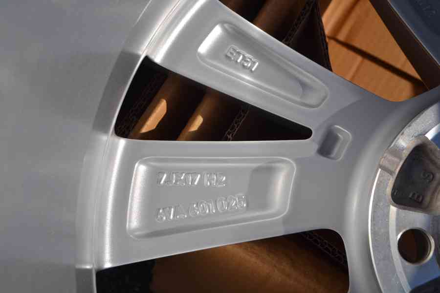 Škoda Fabia IV, VW Polo, S.Ibiza -17 Nové orig.Alu disky - foto 17