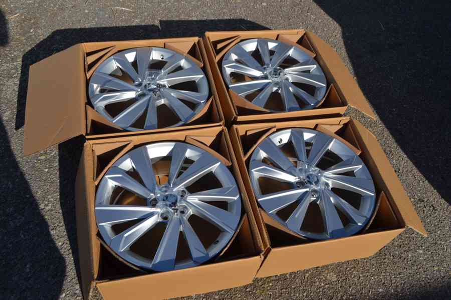 Škoda Fabia IV, VW Polo, S.Ibiza -17 Nové orig.Alu disky - foto 7